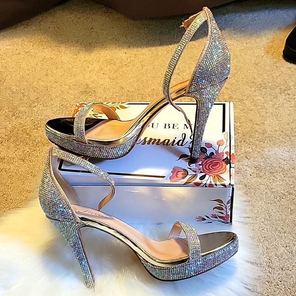 Heels - Picture 2 of 2